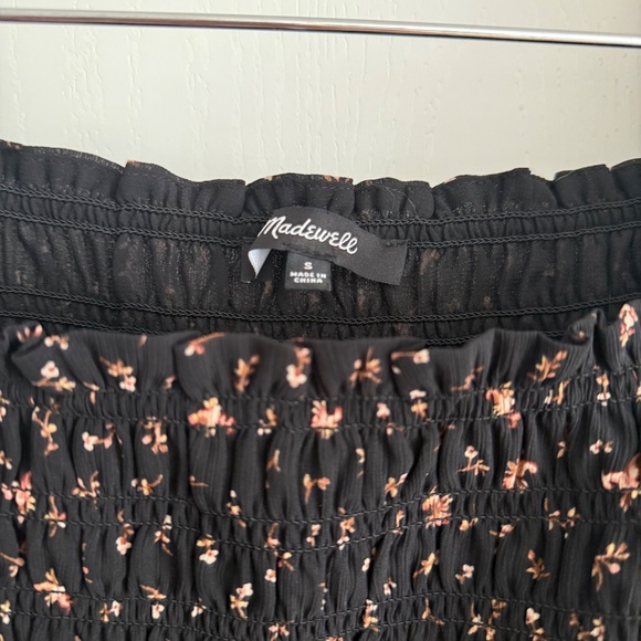 (Re)sourced Georgette Lucie Bubble-Sleeve Smocked Top in Stem Scatter - Picture 5 of 7